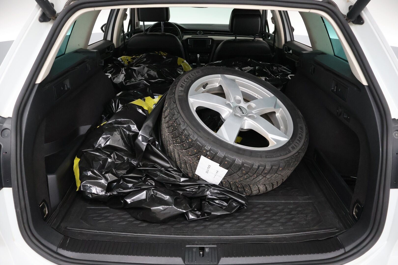 VOLKSWAGEN PASSAT 2015 2.0 TDI Variant Highline 4Motion DSG - Myydään vain huutokaupat.com:issa! - Myydään Huutokaupat.com:issa eniten tarjoavalle! 