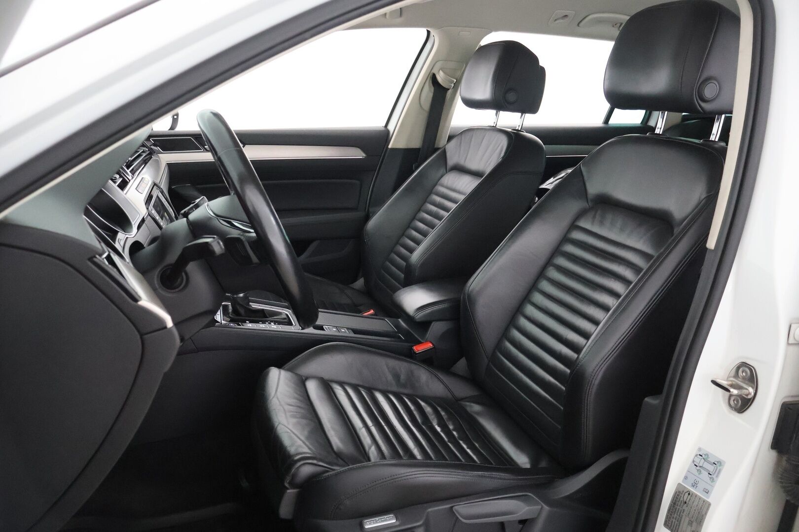 VOLKSWAGEN PASSAT 2015 2.0 TDI Variant Highline 4Motion DSG - Myydään vain huutokaupat.com:issa! - Myydään Huutokaupat.com:issa eniten tarjoavalle! 
