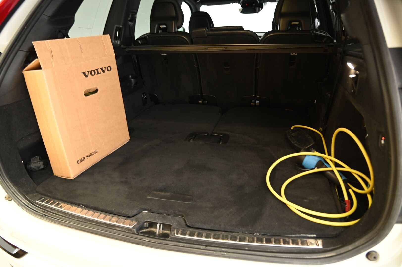 Volvo XC90 2020 T8 TwE AWD R-Design aut. ** 360° / Webasto / HUD / ACC / Full-LED / S-Koukku / BLIS / KeyLessGo** - 3,99 % KORKOTARJOUS TÄHÄN AUTOON - 7-paikkainen / Merkkihuollettu / Jakohihna vaihdettu!
