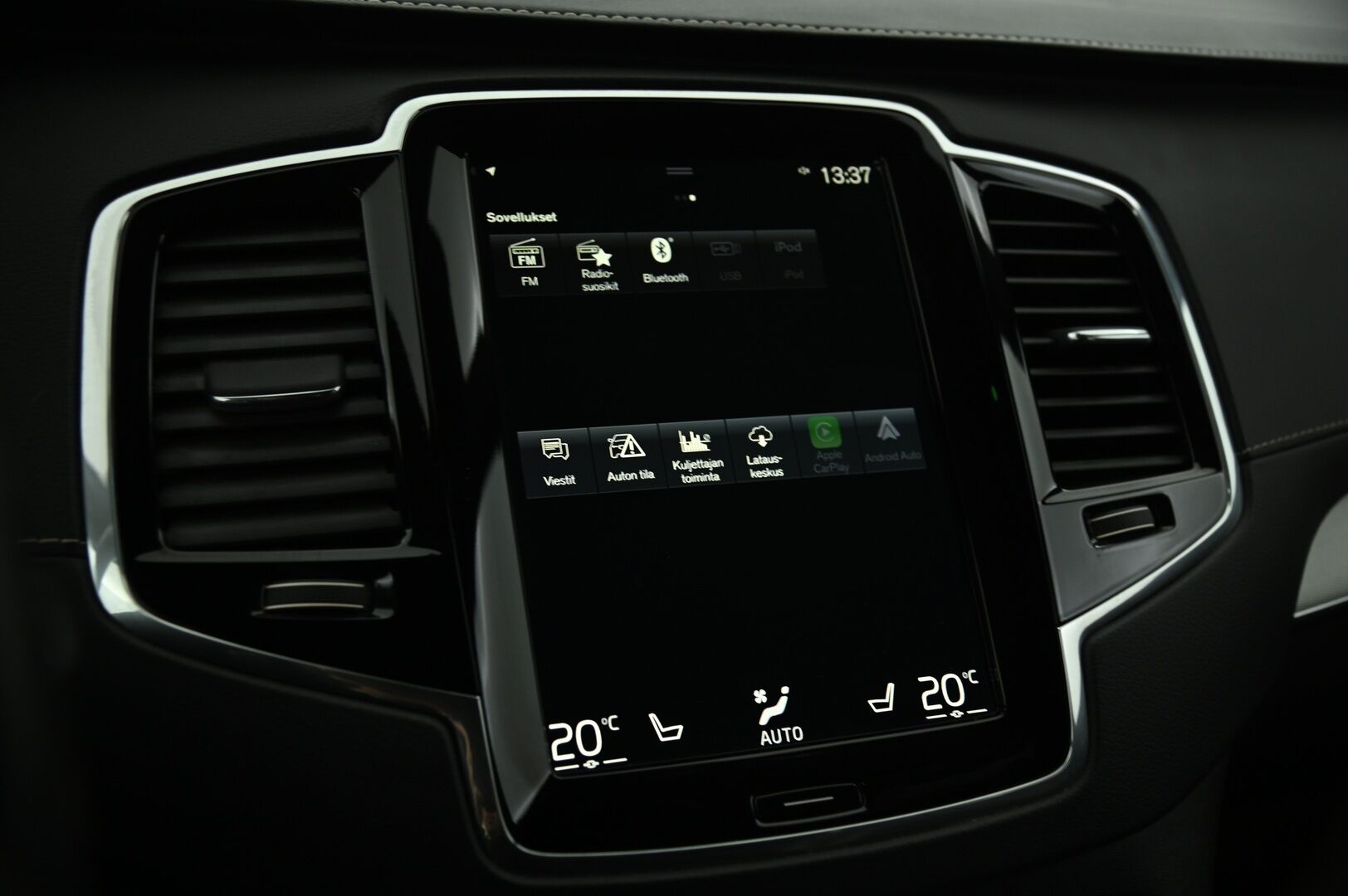 Volvo XC90 2020 T8 TwE AWD R-Design aut. ** 360° / Webasto / HUD / ACC / Full-LED / S-Koukku / BLIS / KeyLessGo** - 3,99 % KORKOTARJOUS TÄHÄN AUTOON - 7-paikkainen / Merkkihuollettu / Jakohihna vaihdettu!