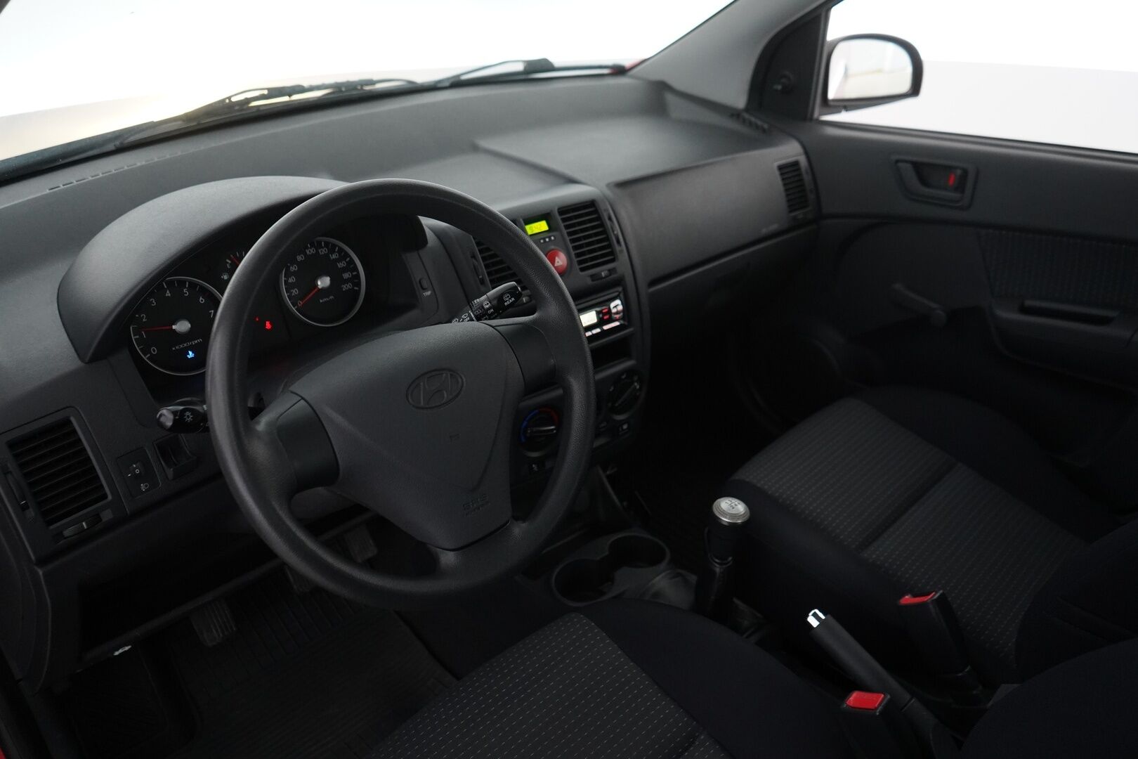 Hyundai Getz 2006 1.1 GL 4D - Myydään Huutokaupat.com - Hyvät nastarenkaat / Hyvä huoltohistoria