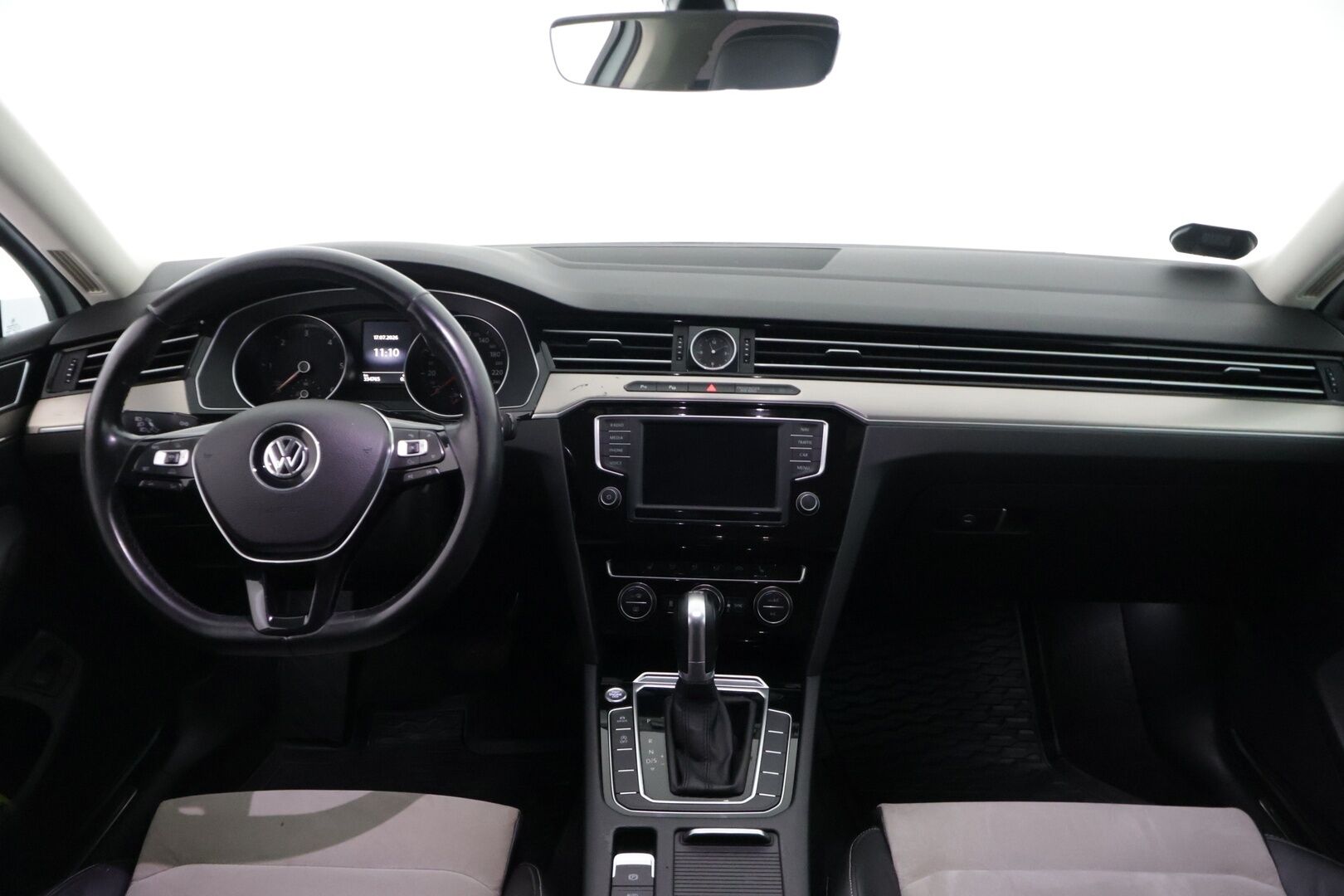 Volkswagen Passat 2016 Variant Highline 2,0 TDI 110 kW (150 hv) DSG-automaatti - YritysOutlet - Myydään vain yrityksille - ACC | Webasto | KeylessGo | ErgoComfort | Koukku | Suomi-auto 