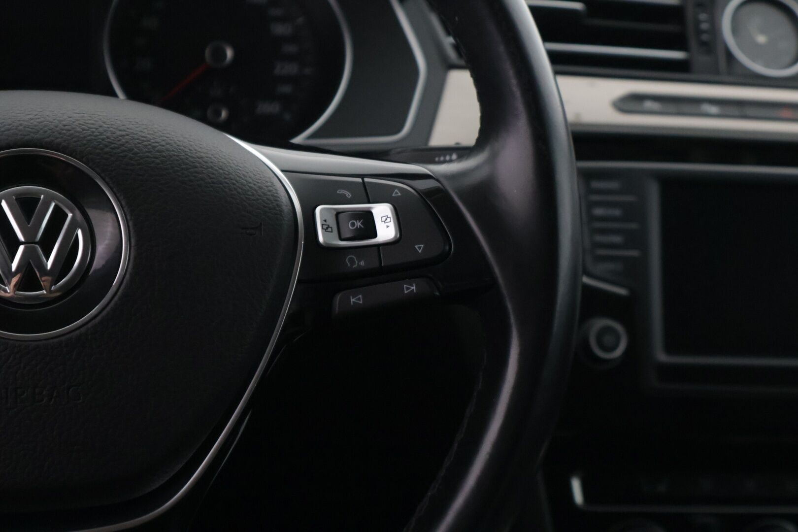 Volkswagen Passat 2016 Variant Highline 2,0 TDI 110 kW (150 hv) DSG-automaatti - YritysOutlet - Myydään vain yrityksille - ACC | Webasto | KeylessGo | ErgoComfort | Koukku | Suomi-auto 