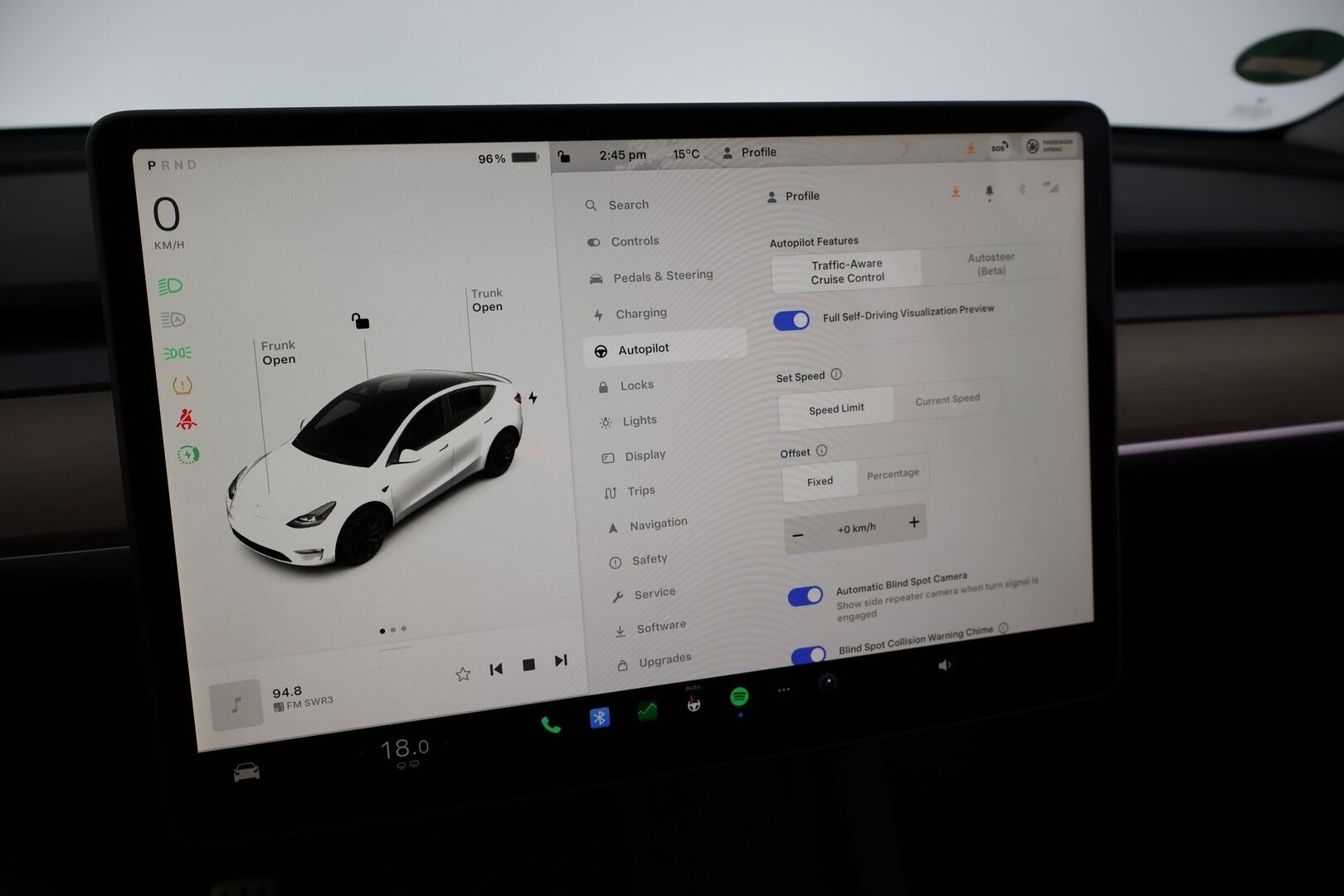 TESLA MODEL Y 2022 Performance - AMD Ryzen | Heat Pump | Koukku | Lasikatto | Nahat | Sähköluukku