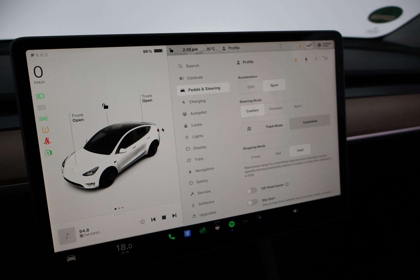 TESLA MODEL Y 2022 Performance - AMD Ryzen | Heat Pump | Koukku | Lasikatto | Nahat | Sähköluukku