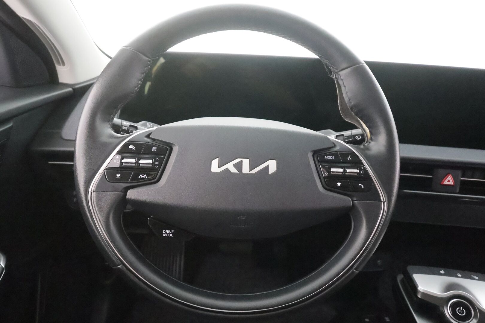 KIA EV6 2022 RWD 77 kWh 229 hv - | ACC | ILP | P.Kamera | Widescreen | LED | Muistipenkki | Apple&Android | Ratinlämmitys | Merkkihuollettu | Kahdet Renkaat |