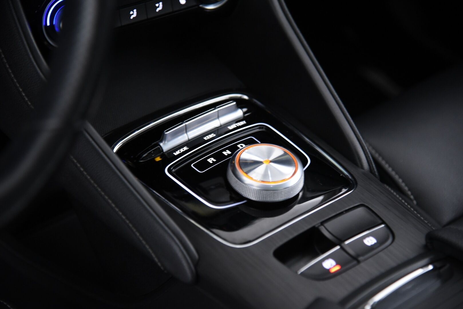 MG ZS 2021 EV Luxury / Adapt.Vakkari / Panorama / Nahkasisusta / P.Kamera / KeylessGo / Apple&Android / - 2x renkaat&vanteet / Juuri huollettu / Todella siisti - Osta nyt, maksa vasta ensi vuonna