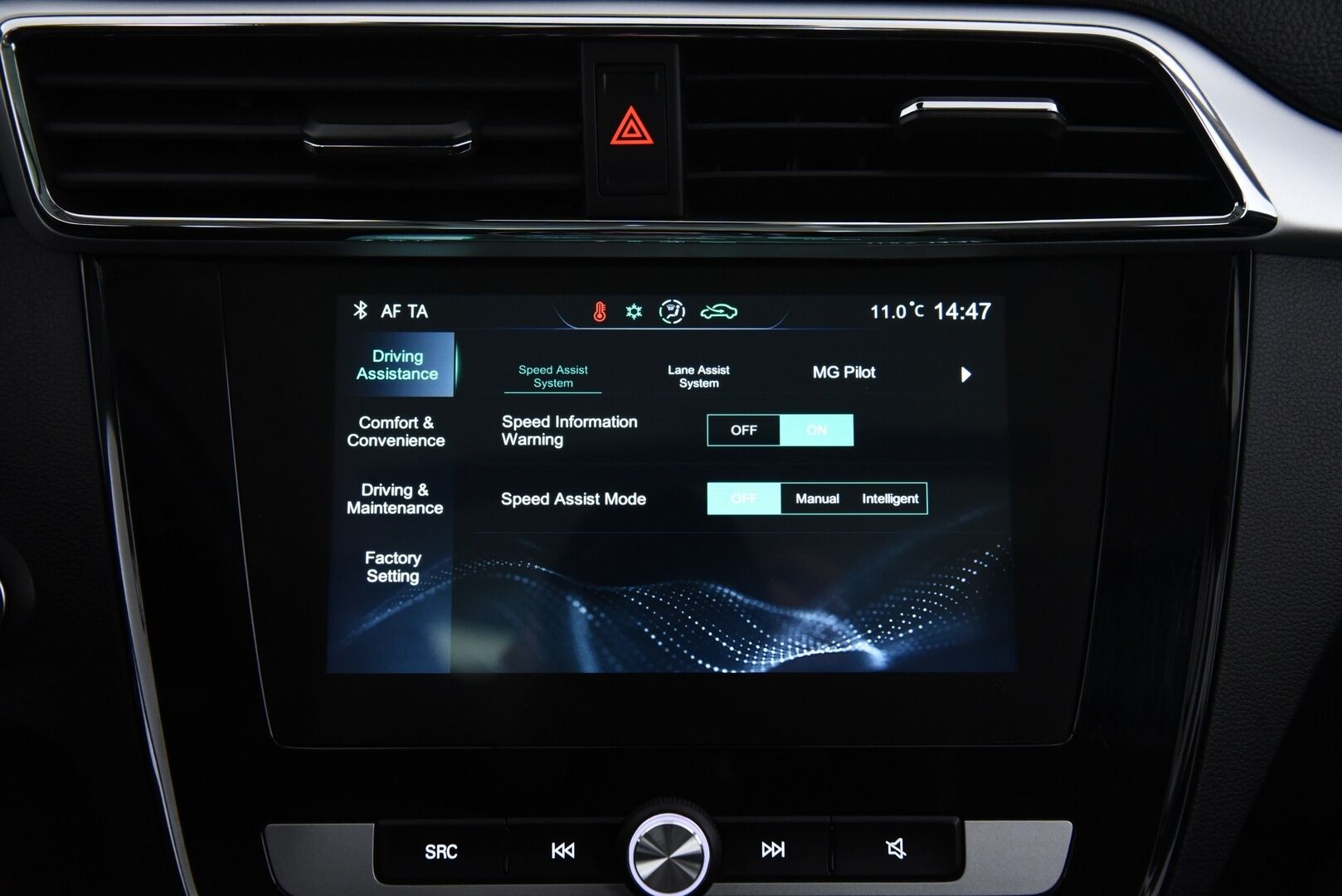 MG ZS 2021 EV Luxury / Adapt.Vakkari / Panorama / Nahkasisusta / P.Kamera / KeylessGo / Apple&Android / - 2x renkaat&vanteet / Juuri huollettu / Todella siisti - HULLU BLACKWEEK KORKOTARJOUS 2,49%