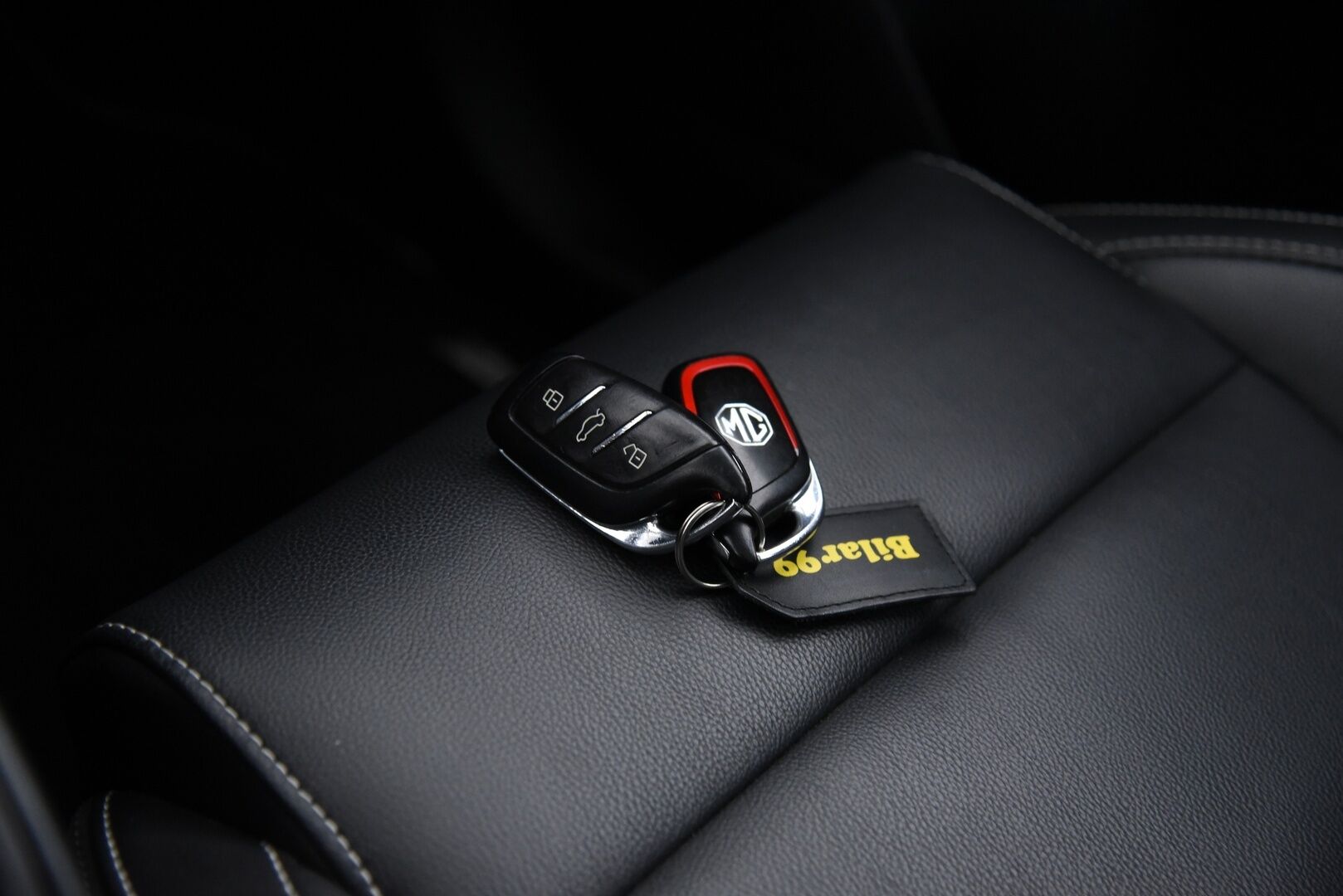 MG ZS 2021 EV Luxury / Adapt.Vakkari / Panorama / Nahkasisusta / P.Kamera / KeylessGo / Apple&Android / - 2x renkaat&vanteet / Juuri huollettu / Todella siisti - HULLU BLACKWEEK KORKOTARJOUS 2,49%