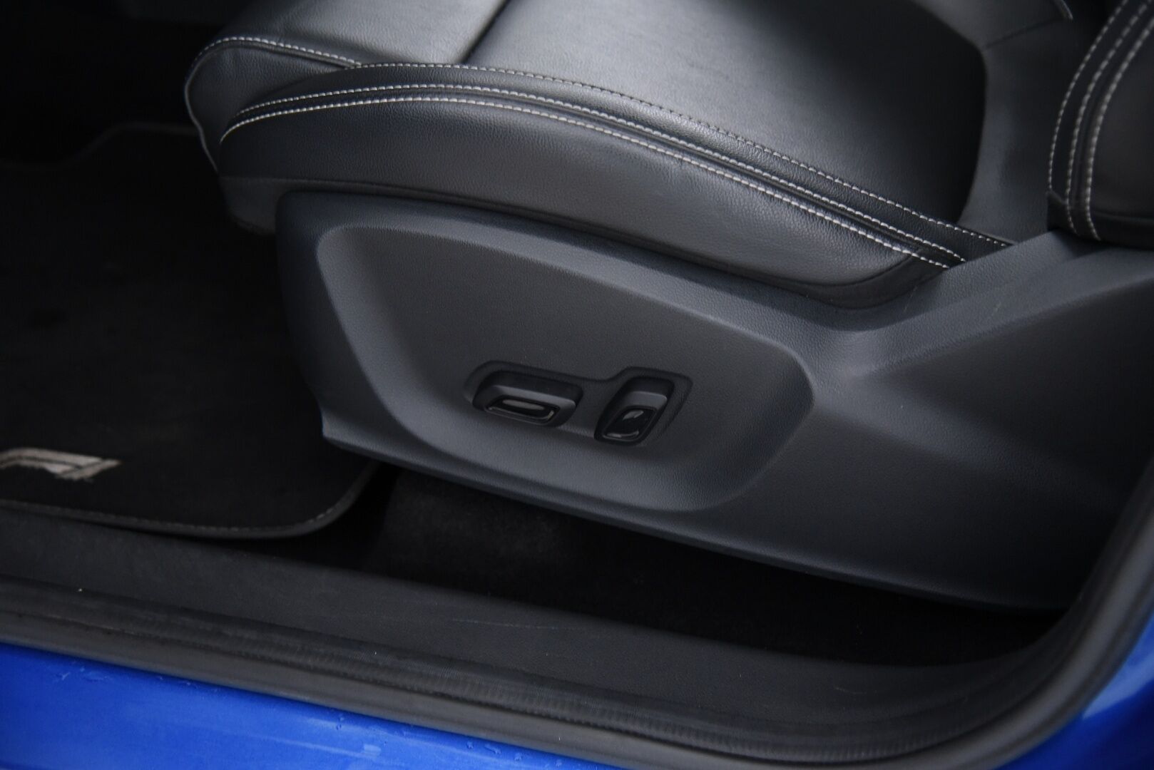 MG ZS 2021 EV Luxury / Adapt.Vakkari / Panorama / Nahkasisusta / P.Kamera / KeylessGo / Apple&Android / - 2x renkaat&vanteet / Juuri huollettu / Todella siisti - Osta nyt, maksa vasta ensi vuonna