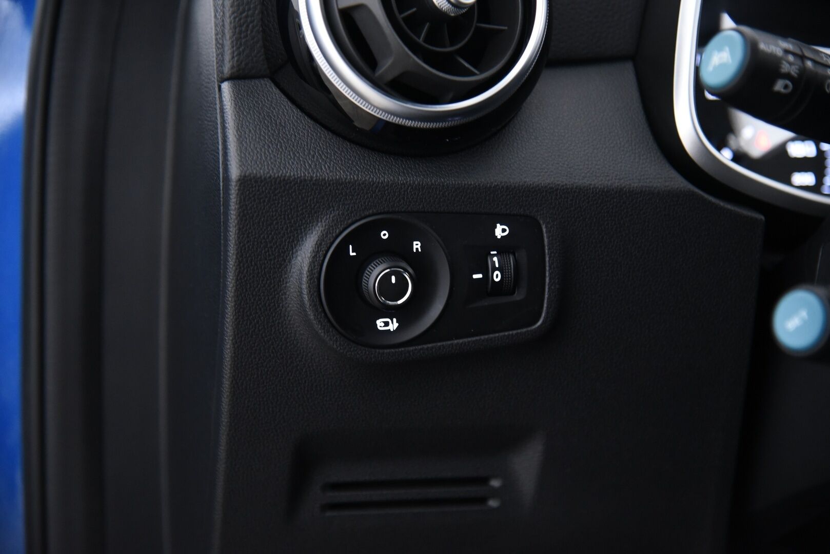 MG ZS 2021 EV Luxury / Adapt.Vakkari / Panorama / Nahkasisusta / P.Kamera / KeylessGo / Apple&Android / - 2x renkaat&vanteet / Juuri huollettu / Todella siisti - Osta nyt, maksa vasta ensi vuonna