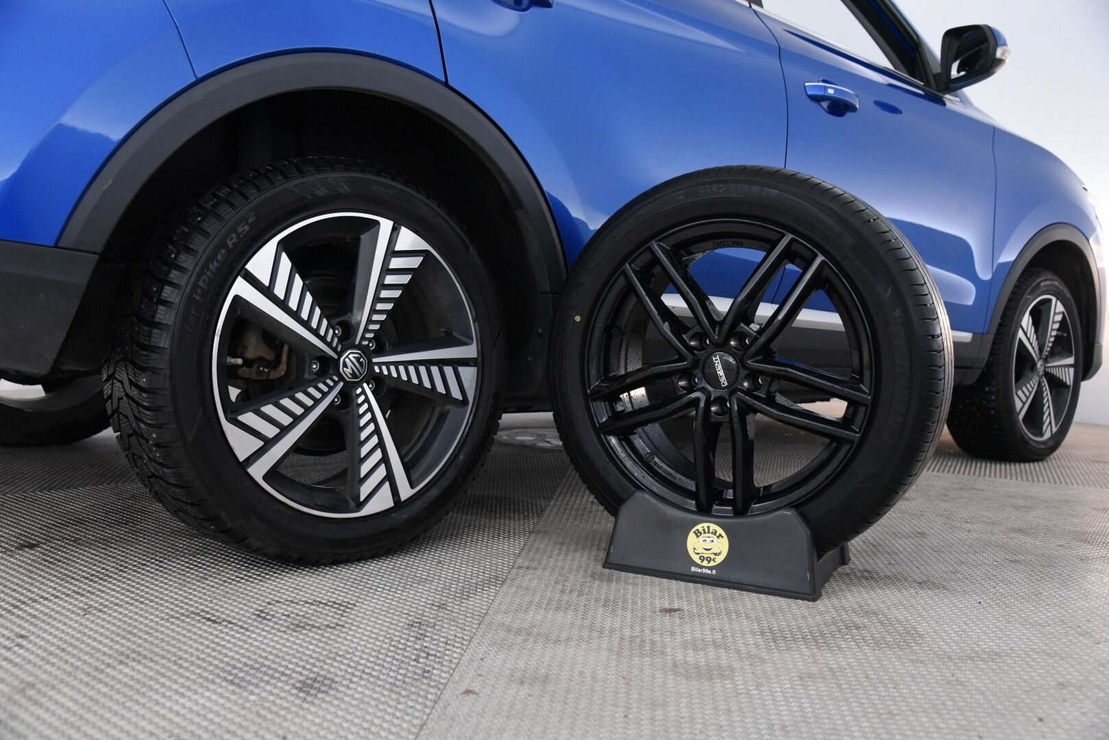 MG ZS 2021 EV Luxury / Adapt.Vakkari / Panorama / Nahkasisusta / P.Kamera / KeylessGo / Apple&Android / - 2x renkaat&vanteet / Juuri huollettu / Todella siisti - HULLU BLACKWEEK KORKOTARJOUS 2,49%