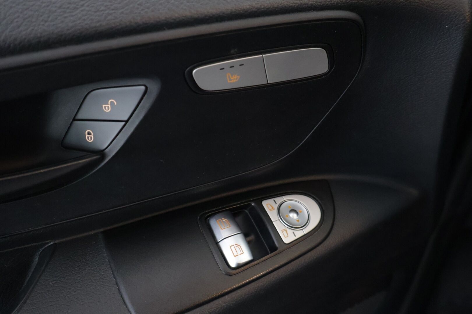 Mercedes-Benz Vito 2016 114CDI-3,2/32K keskipitkä A2 / Koukku / Vakkari / Webasto / Apple&Android / 2x Renkaat - HULLUT VÄLIPÄIVÄT KORKOTARJOUS 2,49%