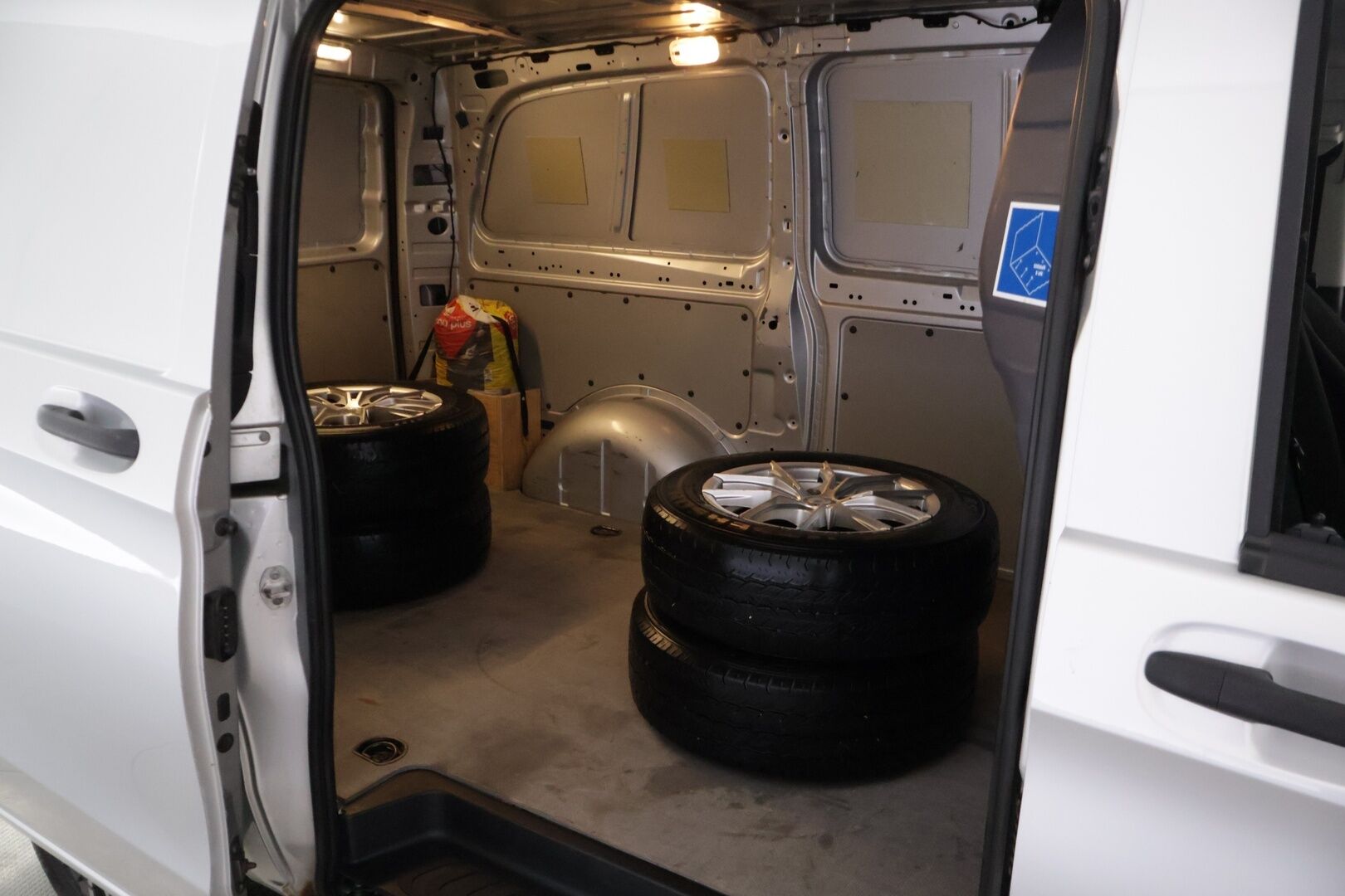 Mercedes-Benz Vito 2016 114CDI-3,2/32K keskipitkä A2 / Koukku / Vakkari / Webasto / Apple&Android / 2x Renkaat - HULLUT VÄLIPÄIVÄT KORKOTARJOUS 2,49%