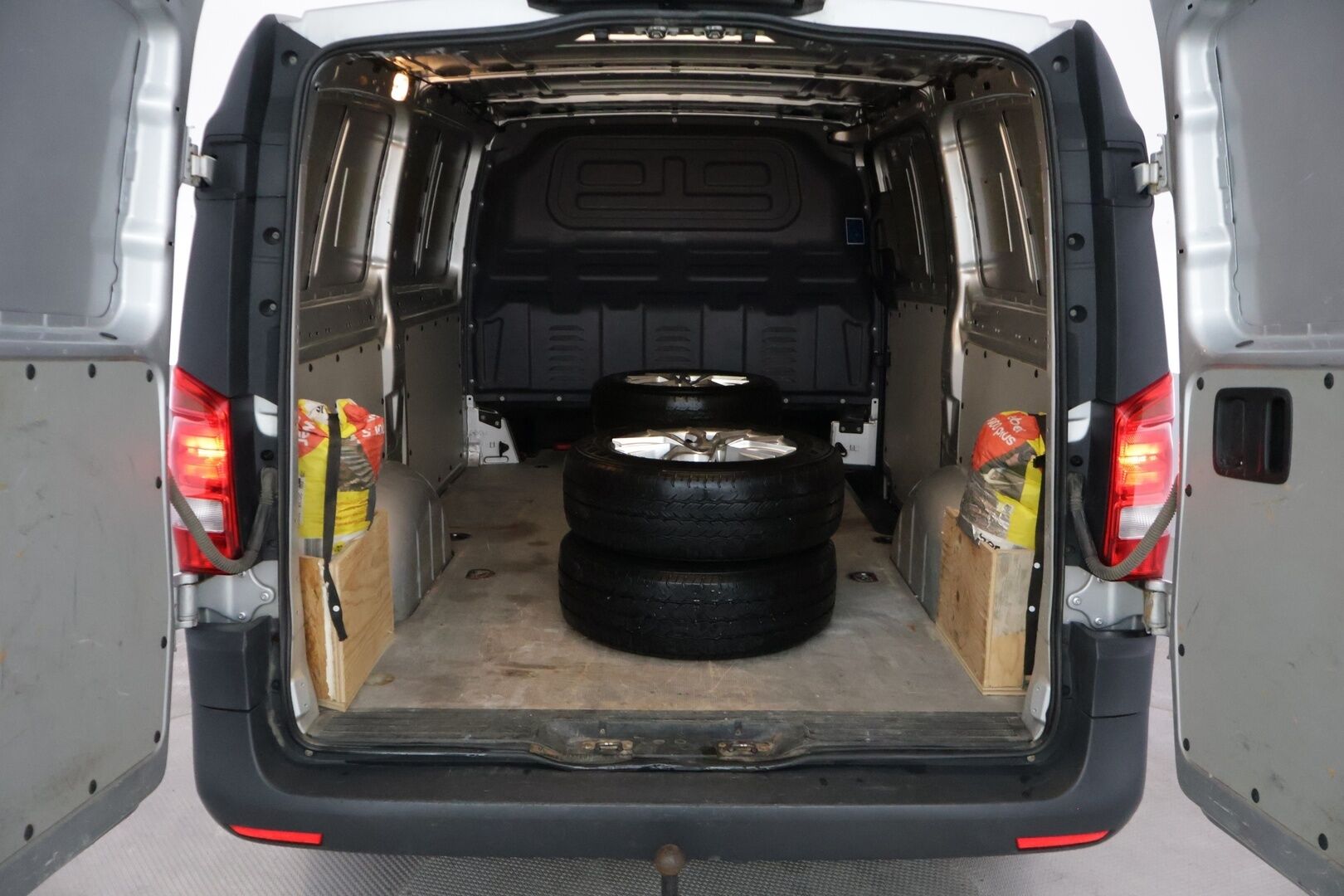 Mercedes-Benz Vito 2016 114CDI-3,2/32K keskipitkä A2 / Koukku / Vakkari / Webasto / Apple&Android / 2x Renkaat - HULLUT VÄLIPÄIVÄT KORKOTARJOUS 2,49%