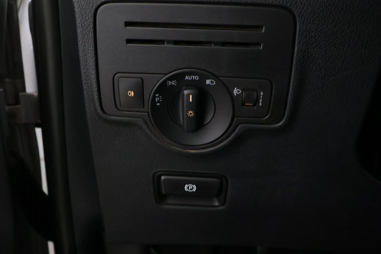 Mercedes-Benz Vito 2016 114CDI-3,2/32K keskipitkä A2 / Koukku / Vakkari / Webasto / Apple&Android / 2x Renkaat - HULLUT VÄLIPÄIVÄT KORKOTARJOUS 2,49%