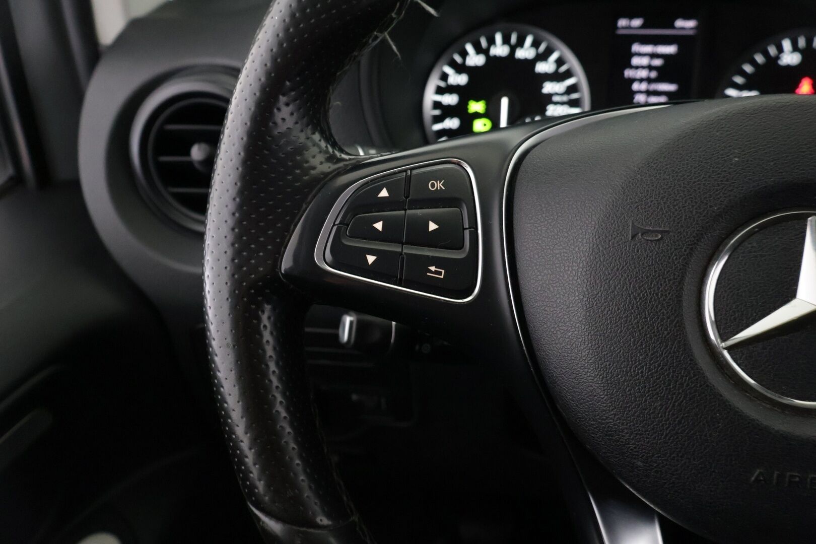 Mercedes-Benz Vito 2016 114CDI-3,2/32K keskipitkä A2 / Koukku / Vakkari / Webasto / Apple&Android / 2x Renkaat - HULLUT VÄLIPÄIVÄT KORKOTARJOUS 2,49%