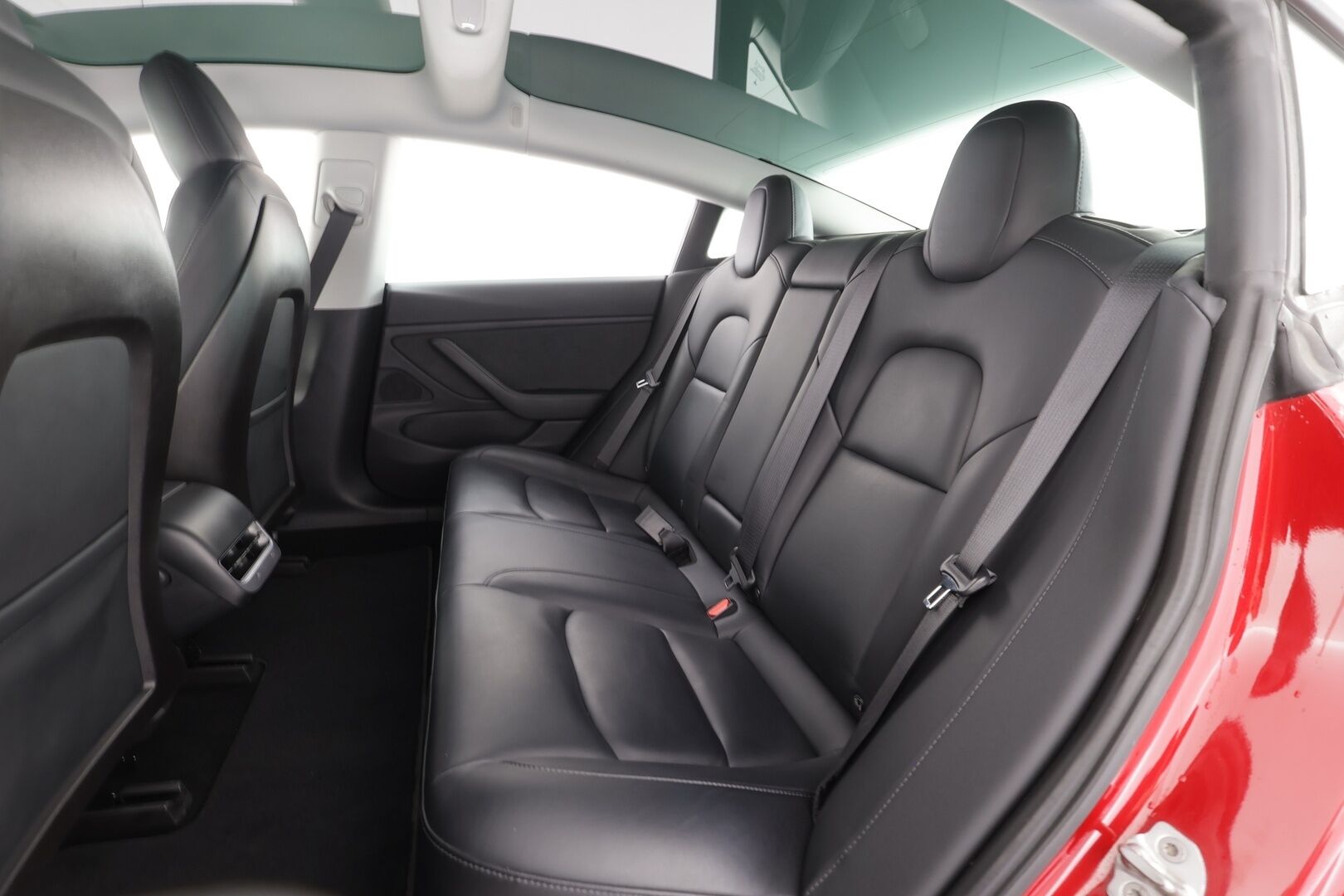 Tesla Model 3 2019 Standard RWD Plus - | Lasikatto | Koukku | ACC | LED | P.Kamera | Muistipenkki | Premium Speakers | Navi | Kaistavahti | Keyless | 2x Latauskaapelit | Suomi-auto | Kahdet renkaat |