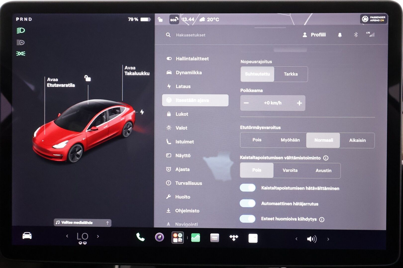 Tesla Model 3 2019 Standard RWD Plus - | Lasikatto | Koukku | ACC | LED | P.Kamera | Muistipenkki | Premium Speakers | Navi | Kaistavahti | Keyless | 2x Latauskaapelit | Suomi-auto | Kahdet renkaat |