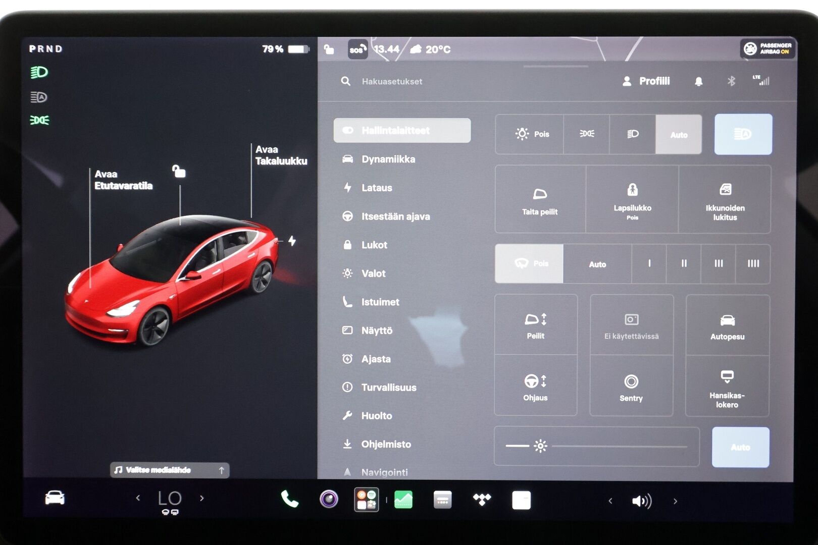 Tesla Model 3 2019 Standard RWD Plus - | Lasikatto | Koukku | ACC | LED | P.Kamera | Muistipenkki | Premium Speakers | Navi | Kaistavahti | Keyless | 2x Latauskaapelit | Suomi-auto | Kahdet renkaat |