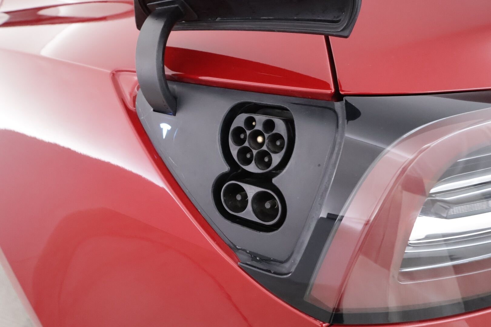Tesla Model 3 2019 Standard RWD Plus - | Lasikatto | Koukku | ACC | LED | P.Kamera | Muistipenkki | Premium Speakers | Navi | Kaistavahti | Keyless | 2x Latauskaapelit | Suomi-auto | Kahdet renkaat |