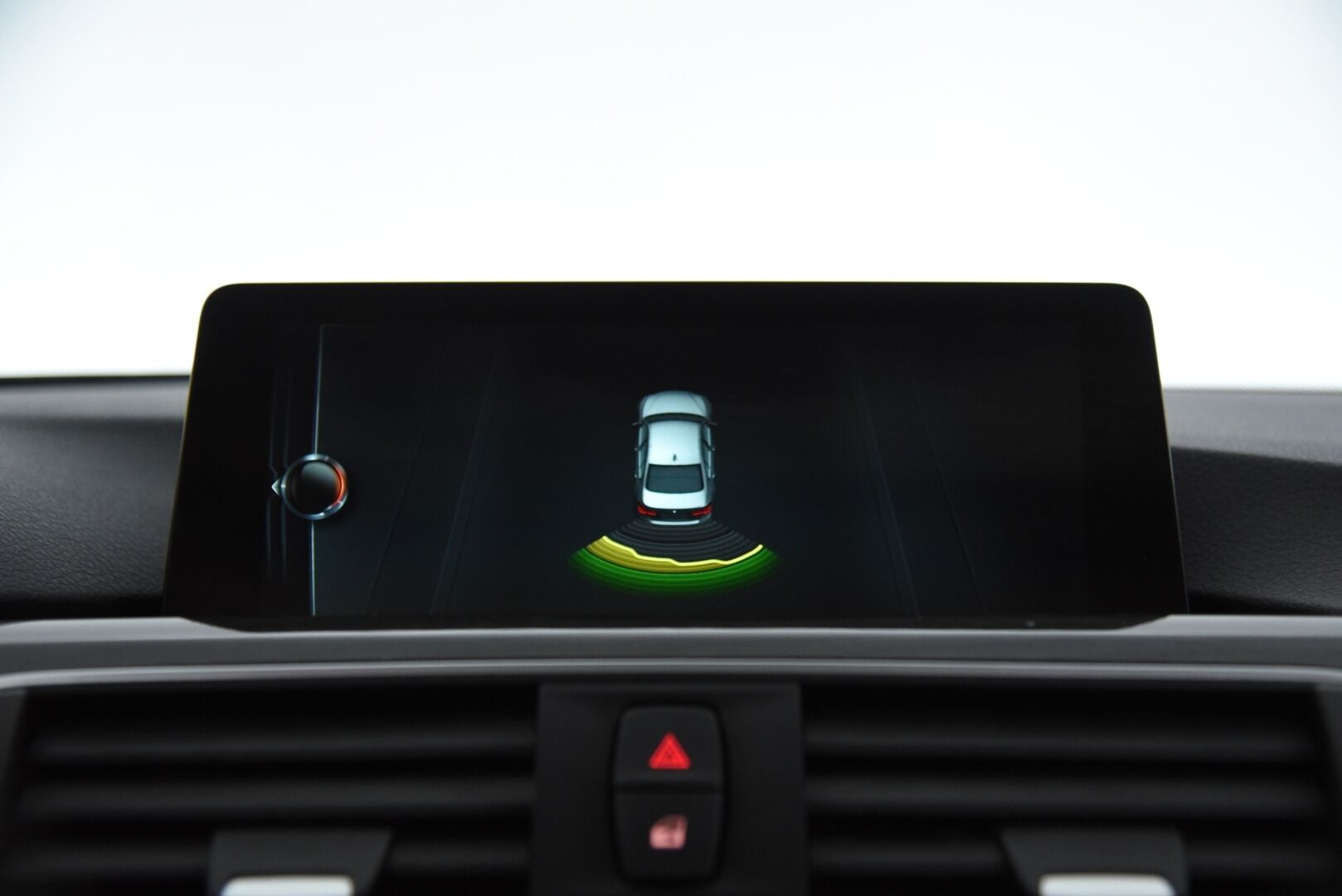 BMW 330 2017 e F30 LCI Sedan A Business Luxury /  Adapt. Vakkari / Lasikattoluukku / Vaaleat Nahat / Prof. Navi / M-Sport Ratti ** - Juuri katsastettu / Koti- ja kauppakeskuslaturi / 2x renkaat aluvanteilla - Osta nyt, maksa vasta ensi vuonna