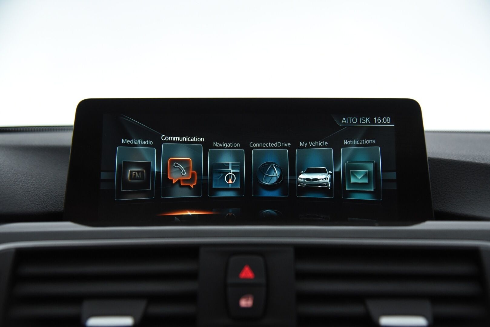 BMW 330 2017 e F30 LCI Sedan A Business Luxury /  Adapt. Vakkari / Lasikattoluukku / Vaaleat Nahat / Prof. Navi / M-Sport Ratti ** - Juuri katsastettu / Koti- ja kauppakeskuslaturi / 2x renkaat aluvanteilla - Osta nyt, maksa vasta ensi vuonna