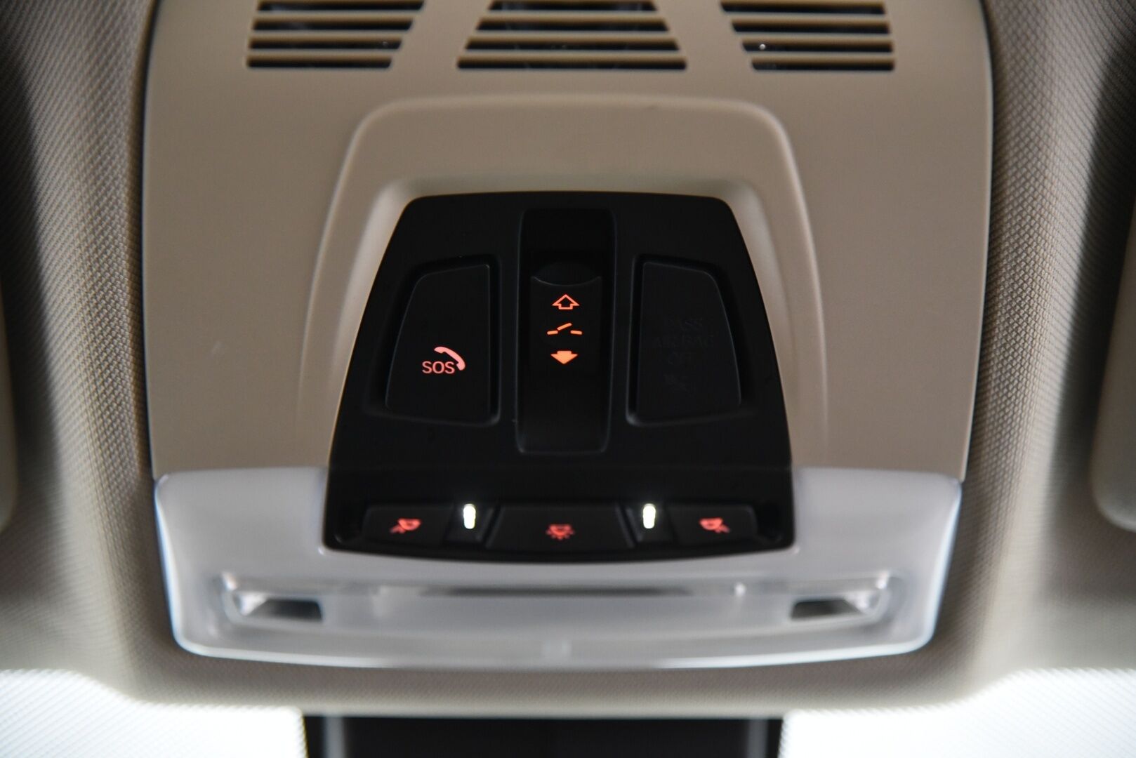 BMW 330 2017 e F30 LCI Sedan A Business Luxury /  Adapt. Vakkari / Lasikattoluukku / Vaaleat Nahat / Prof. Navi / M-Sport Ratti ** - Juuri katsastettu / Koti- ja kauppakeskuslaturi / 2x renkaat aluvanteilla - Osta nyt, maksa vasta ensi vuonna