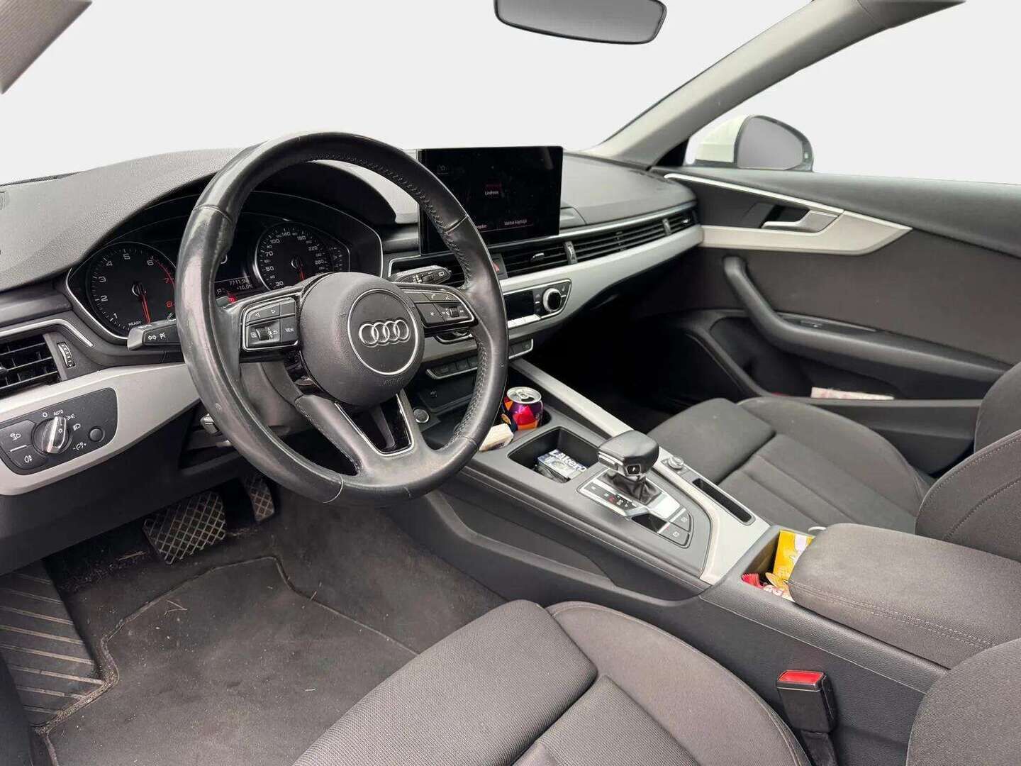 Audi A4 2020 Avant Business 35 TFSI 110 kW MHEV S tronic - Suomi-Auto | Sporttipenkit | LED | P-Tutkat | Apple&Android | Sähköluukku | Vakkari