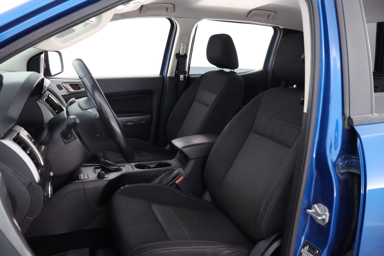 Ford Ranger 2020 Double Cab 2,0 TDCi 170 hp A10 4x4 XLT - 3,99 % KORKOTARJOUS TÄHÄN AUTOON - ALV / Suomiauto / Webasto / Vetokoukku / LED-Lisävalot / Upeasti varusteltu / Näyttävä!