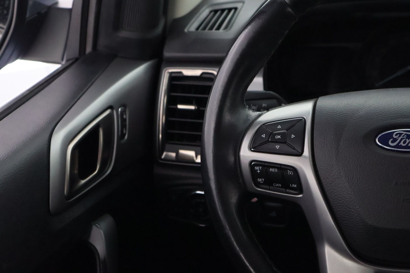 Ford Ranger 2020 Double Cab 2,0 TDCi 170 hp A10 4x4 XLT - 3,99 % KORKOTARJOUS TÄHÄN AUTOON - ALV / Suomiauto / Webasto / Vetokoukku / LED-Lisävalot / Upeasti varusteltu / Näyttävä!