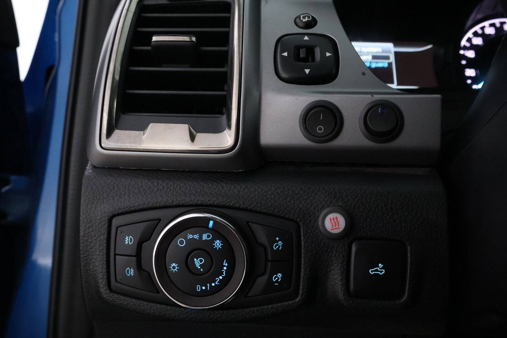 Ford Ranger 2020 Double Cab 2,0 TDCi 170 hp A10 4x4 XLT - 3,99 % KORKOTARJOUS TÄHÄN AUTOON - ALV / Suomiauto / Webasto / Vetokoukku / LED-Lisävalot / Upeasti varusteltu / Näyttävä!