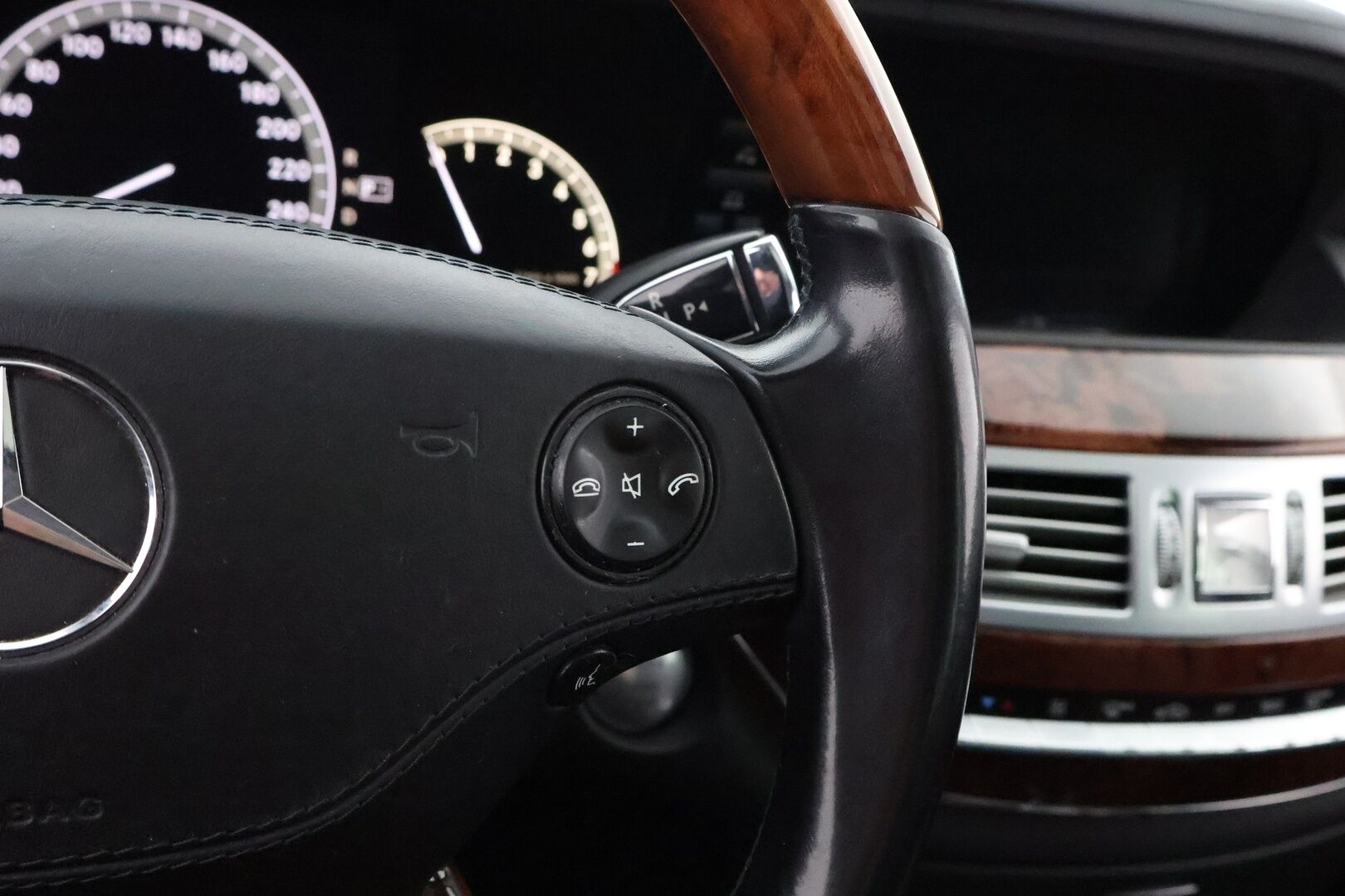 Mercedes-Benz S 2009 350 - *AMG-ulkopaketti / P-kamera / Muistipenkit / Kattoluukku / Näyttävä!! / Vähän ajettu!!** MYYDÄÄN HUUTOKAUPAT.COMISSA!!*