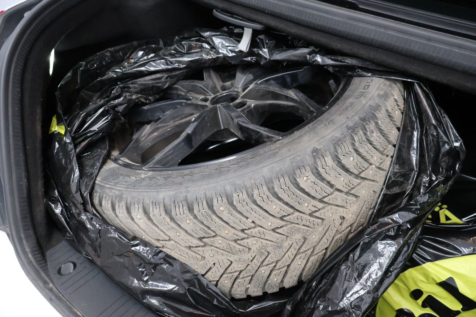 Mercedes-Benz S 2009 350 - *AMG-ulkopaketti / P-kamera / Muistipenkit / Kattoluukku / Näyttävä!! / Vähän ajettu!!** MYYDÄÄN HUUTOKAUPAT.COMISSA!!*