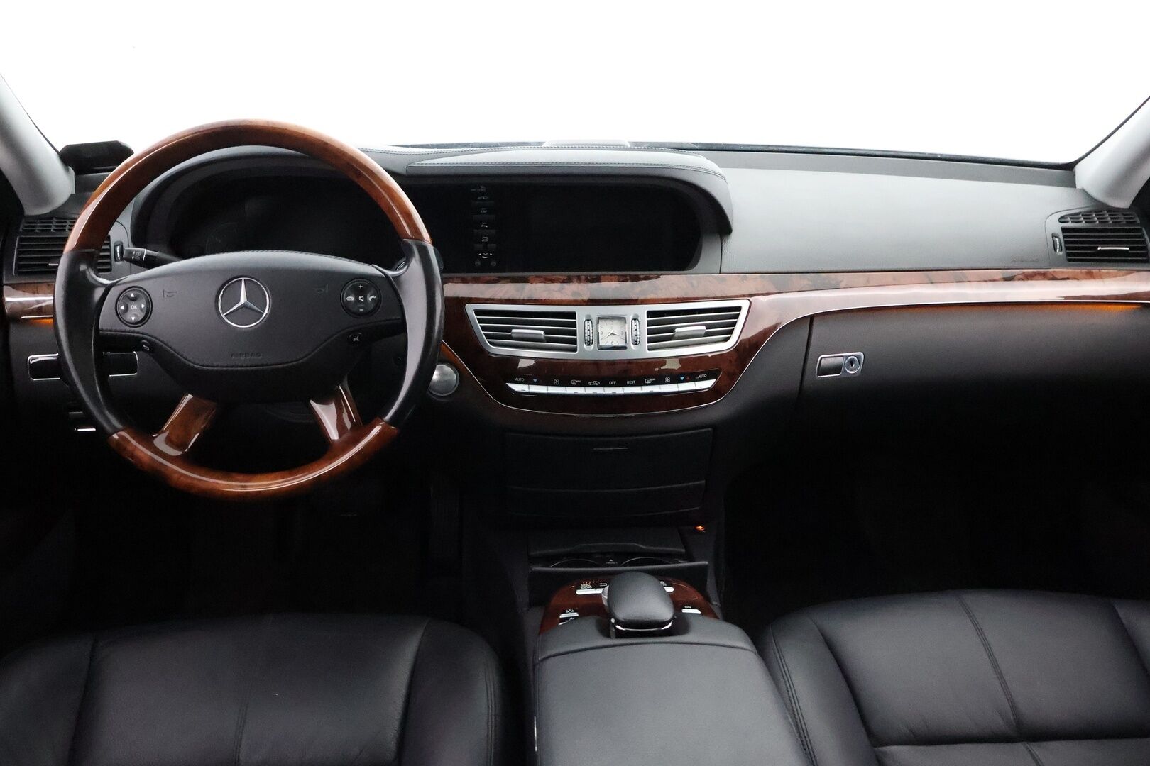 Mercedes-Benz S 2009 350 - *AMG-ulkopaketti / P-kamera / Muistipenkit / Kattoluukku / Näyttävä!! / Vähän ajettu!!** MYYDÄÄN HUUTOKAUPAT.COMISSA!!*
