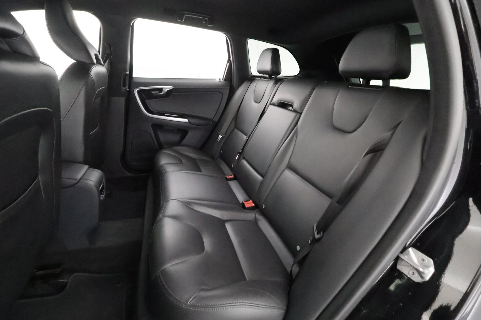 Volvo XC60 2016 D5 AWD Summum aut - | ACC | Webasto | Koukku | Harman/Kardon | Muistipenkki | Sähkönahat | Keyless | P.kamera | BLIS | Kaistavahti | Navi | Sähk. takaluukku |