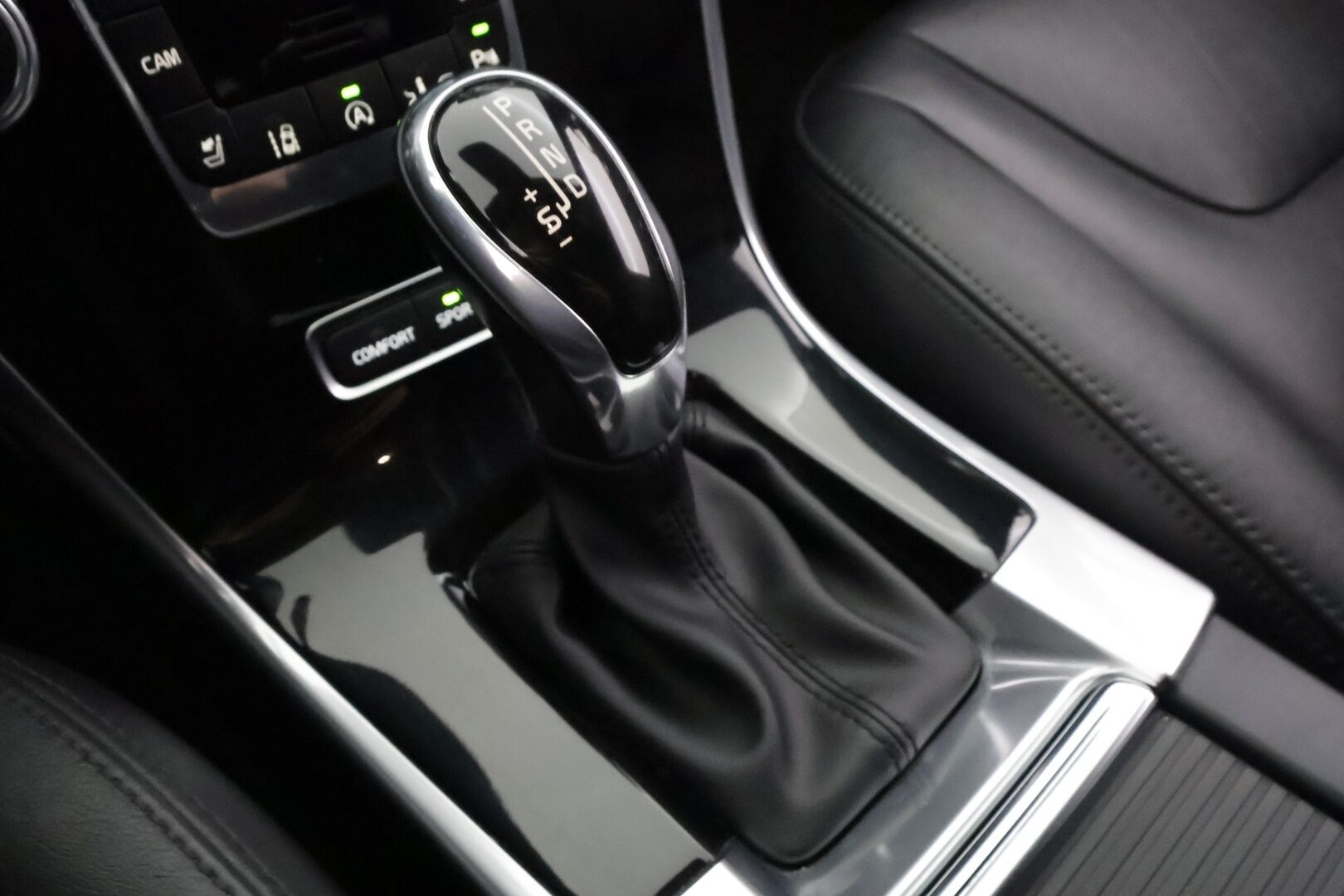 Volvo XC60 2016 D5 AWD Summum aut - | ACC | Webasto | Koukku | Harman/Kardon | Muistipenkki | Sähkönahat | Keyless | P.kamera | BLIS | Kaistavahti | Navi | Sähk. takaluukku |