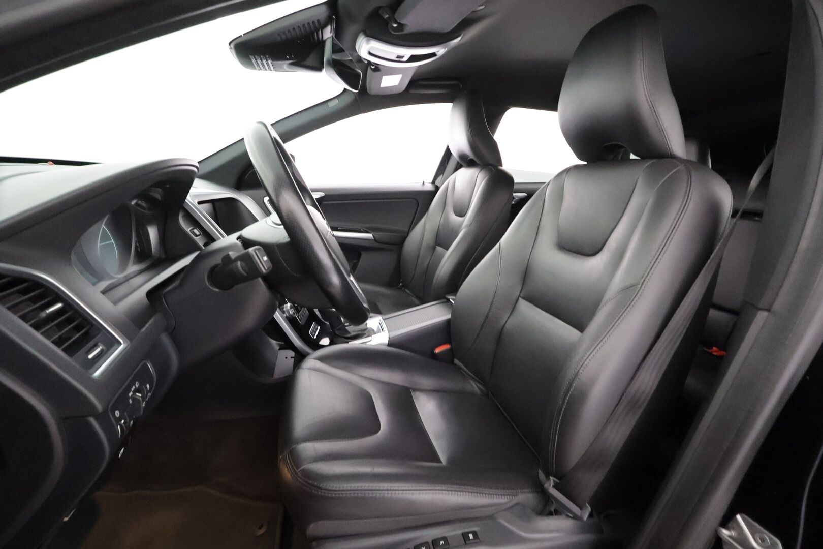 Volvo XC60 2016 D5 AWD Summum aut - | ACC | Webasto | Koukku | Harman/Kardon | Muistipenkki | Sähkönahat | Keyless | P.kamera | BLIS | Kaistavahti | Navi | Sähk. takaluukku |