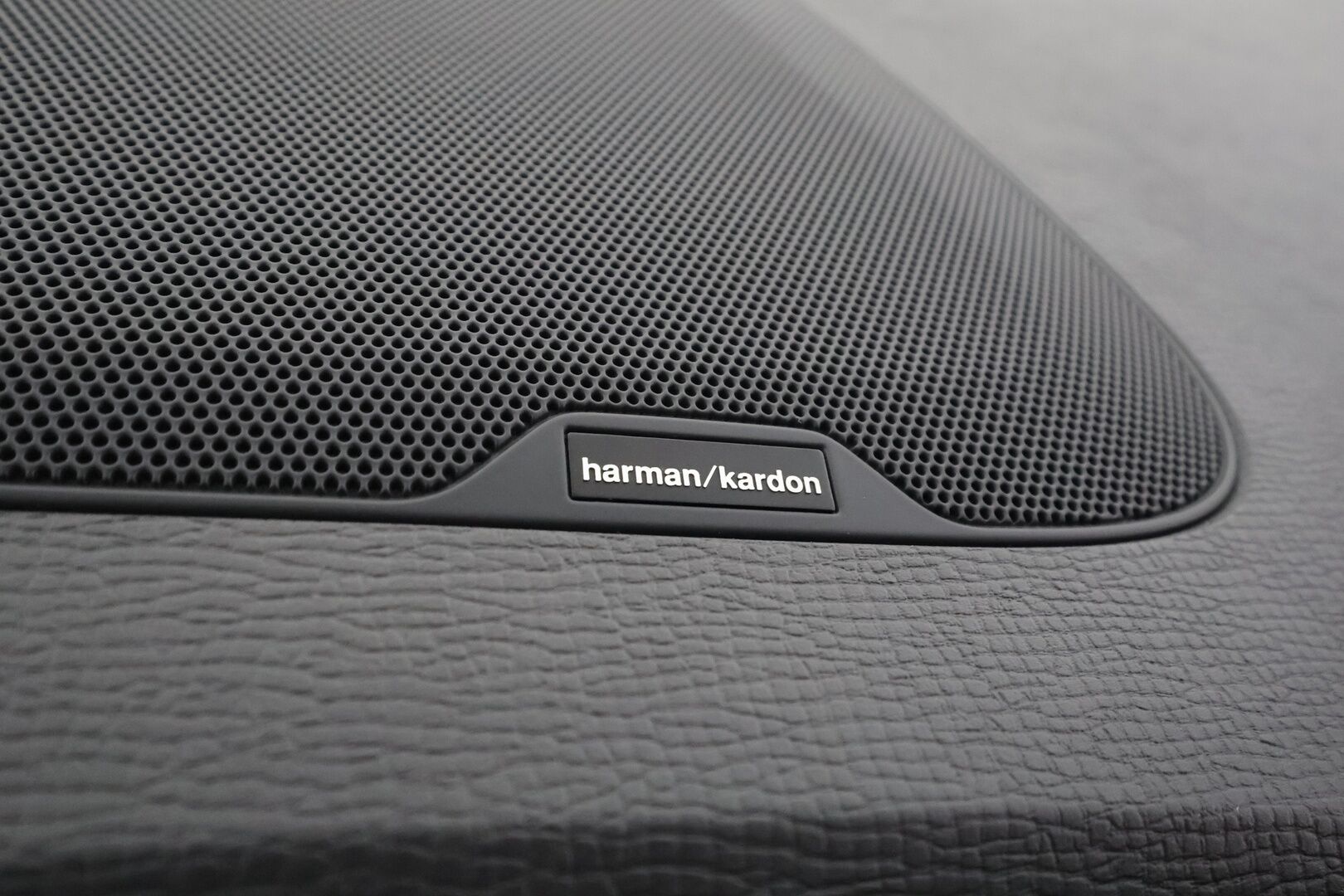 Volvo XC60 2016 D5 AWD Summum aut - | ACC | Webasto | Koukku | Harman/Kardon | Muistipenkki | Sähkönahat | Keyless | P.kamera | BLIS | Kaistavahti | Navi | Sähk. takaluukku |