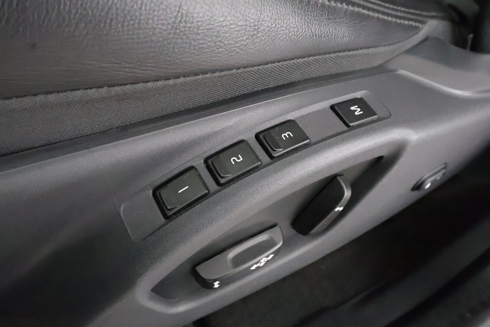 Volvo XC60 2016 D5 AWD Summum aut - | ACC | Webasto | Koukku | Harman/Kardon | Muistipenkki | Sähkönahat | Keyless | P.kamera | BLIS | Kaistavahti | Navi | Sähk. takaluukku |