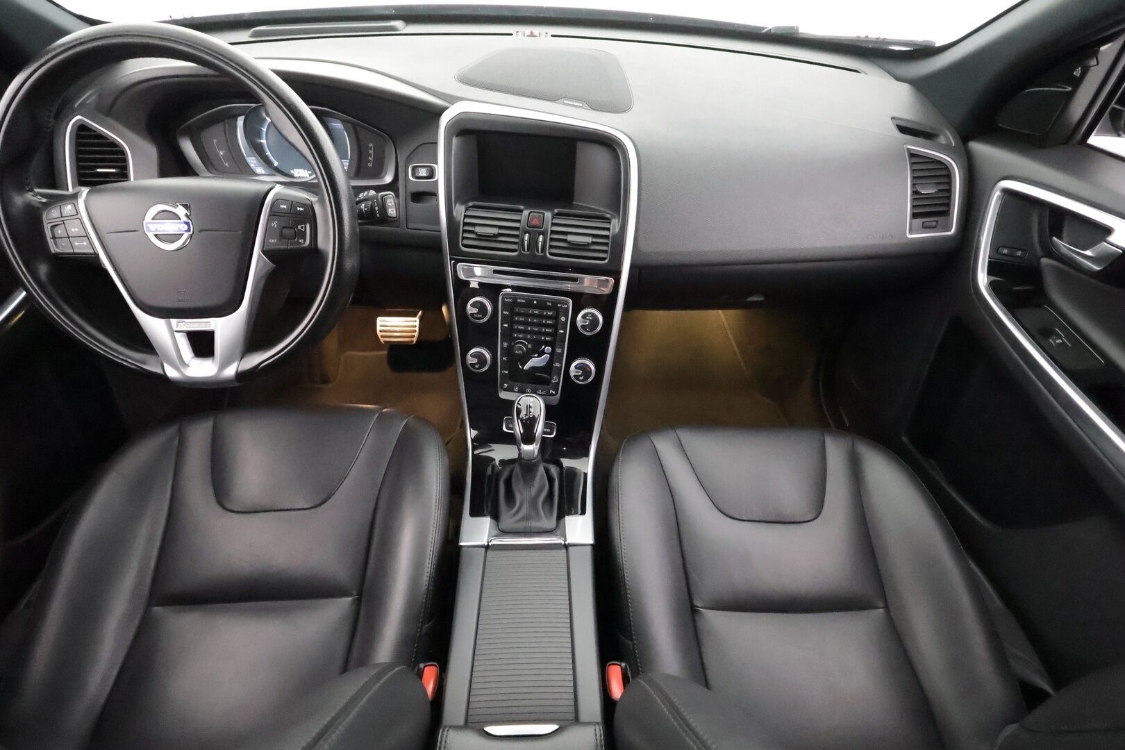 Volvo XC60 2016 D5 AWD Summum aut - | ACC | Webasto | Koukku | Harman/Kardon | Muistipenkki | Sähkönahat | Keyless | P.kamera | BLIS | Kaistavahti | Navi | Sähk. takaluukku |