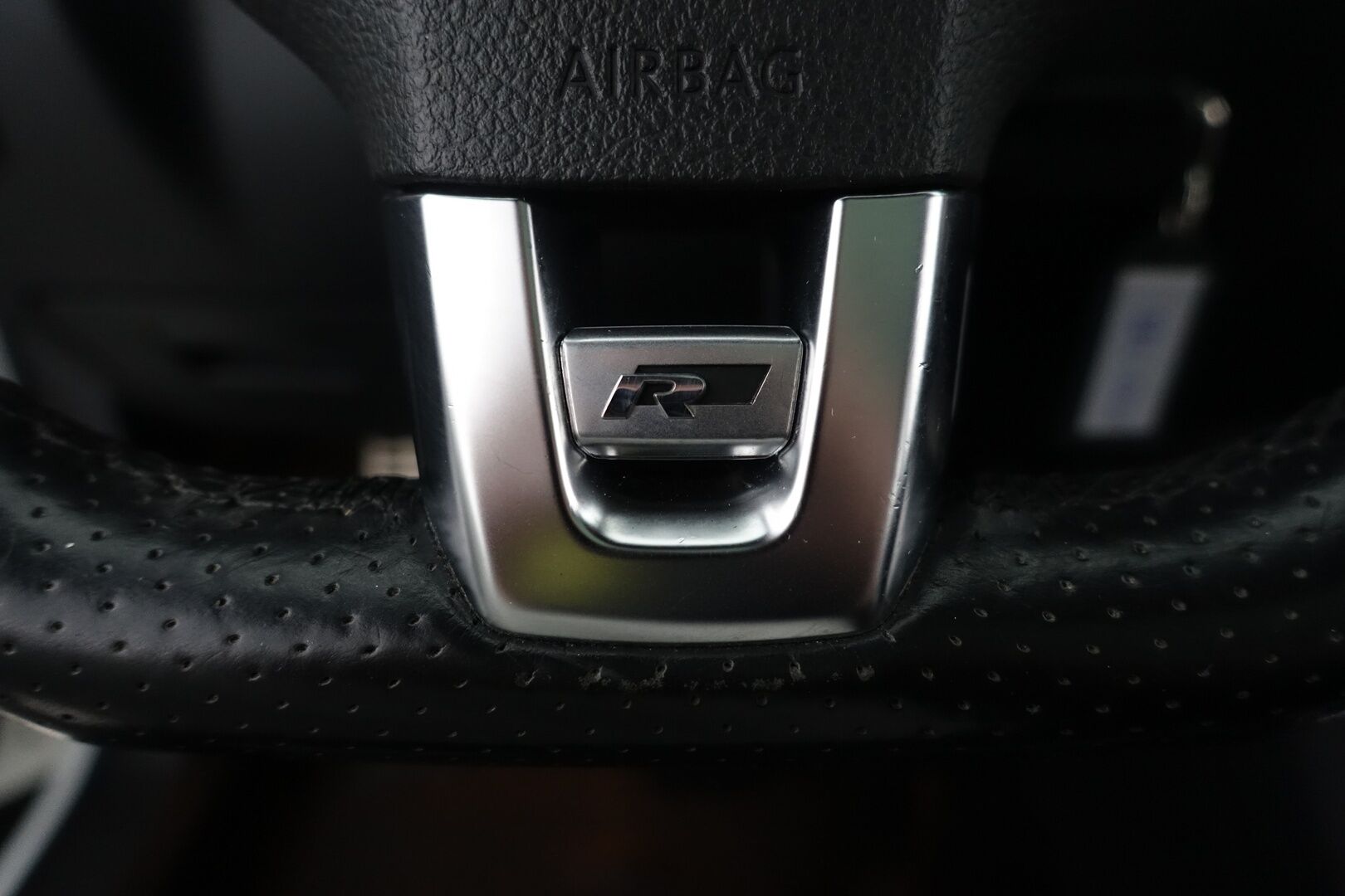 Volkswagen Tiguan 2015 1.4 TSI R-Line 4MOTION - | Juuri huollettu! | Jakoketju vaihdettu! | Panorama | Nahkasisusta | Sähköpenkit | Vetokoukku | P.kamera & tutkat | - KORKO VAIN 3,99 %