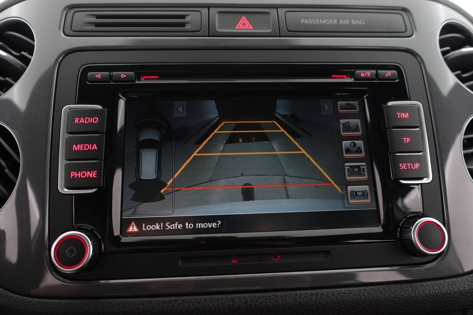 Volkswagen Tiguan 2015 1.4 TSI R-Line 4MOTION - | Juuri huollettu! | Jakoketju vaihdettu! | Panorama | Nahkasisusta | Sähköpenkit | Vetokoukku | P.kamera & tutkat | - KORKO VAIN 3,99 %