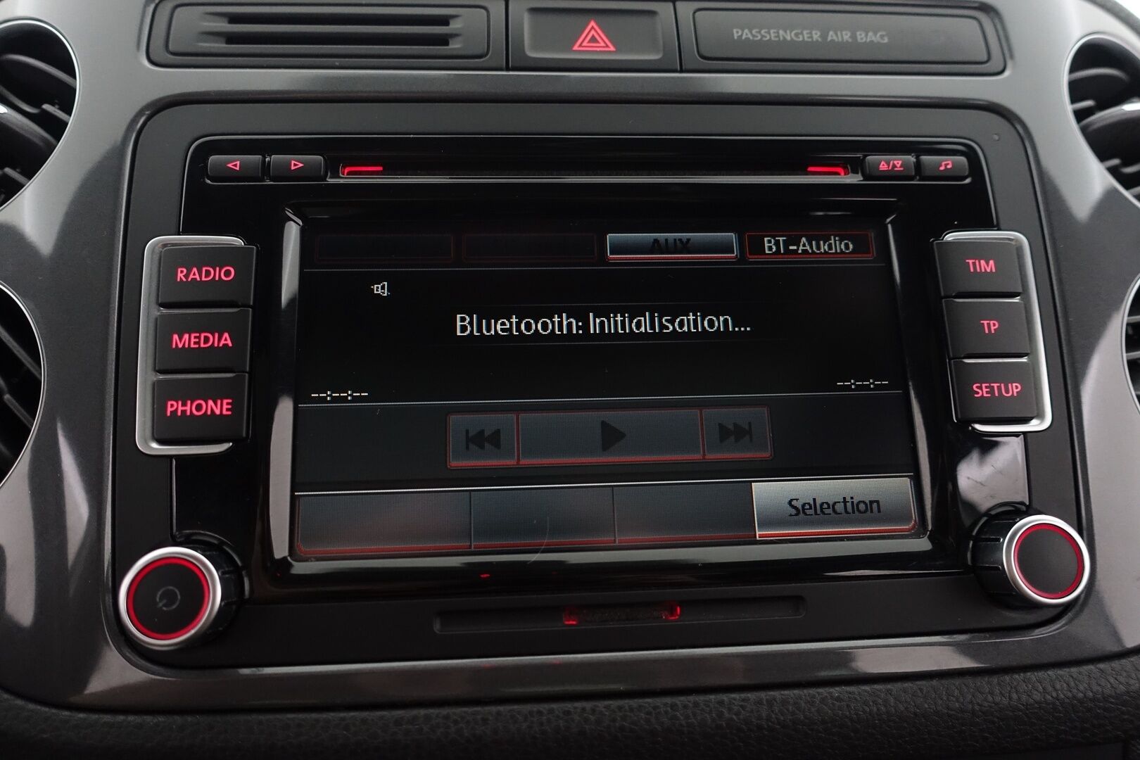 Volkswagen Tiguan 2015 1.4 TSI R-Line 4MOTION - | Juuri huollettu! | Jakoketju vaihdettu! | Panorama | Nahkasisusta | Sähköpenkit | Vetokoukku | P.kamera & tutkat | - KORKO VAIN 3,99 %