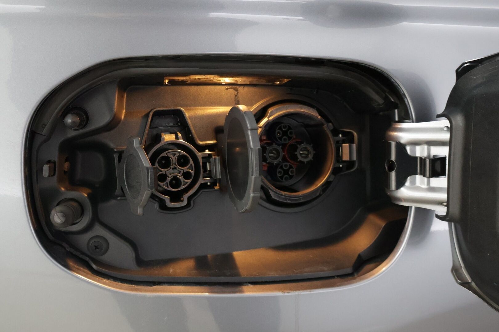 Mitsubishi Outlander 2016 Instyle Navi 4WD 5p * P-Kamera / Nahka-alcantara / Ratinlämmitin / Vakkari * - HULLUT VÄLIPÄIVÄT KORKOTARJOUS 2,49%