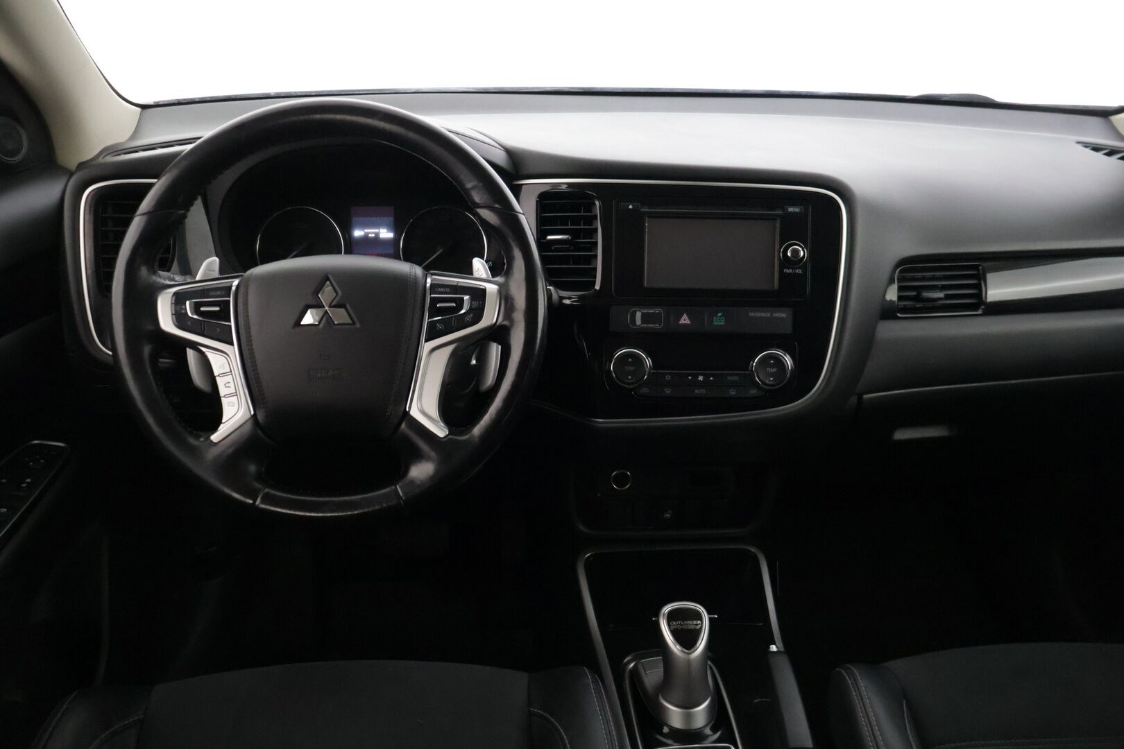 Mitsubishi Outlander 2016 Instyle Navi 4WD 5p * P-Kamera / Nahka-alcantara / Ratinlämmitin / Vakkari *