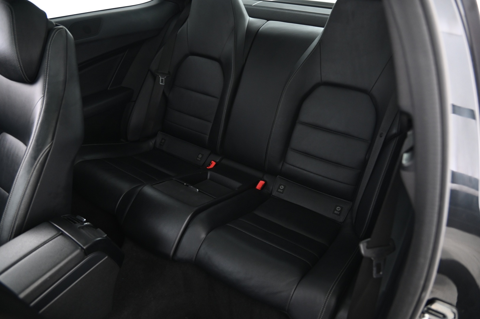 Mercedes-Benz C 2011 350 BE Coupé A *AMG ulko- ja sisäpaketti / Panorama / Nahkasisusta / Navigointi* - *Näyttävä / Facelift / Juuri saapunut* - HULLU BLACKWEEK KORKOTARJOUS 2,49%