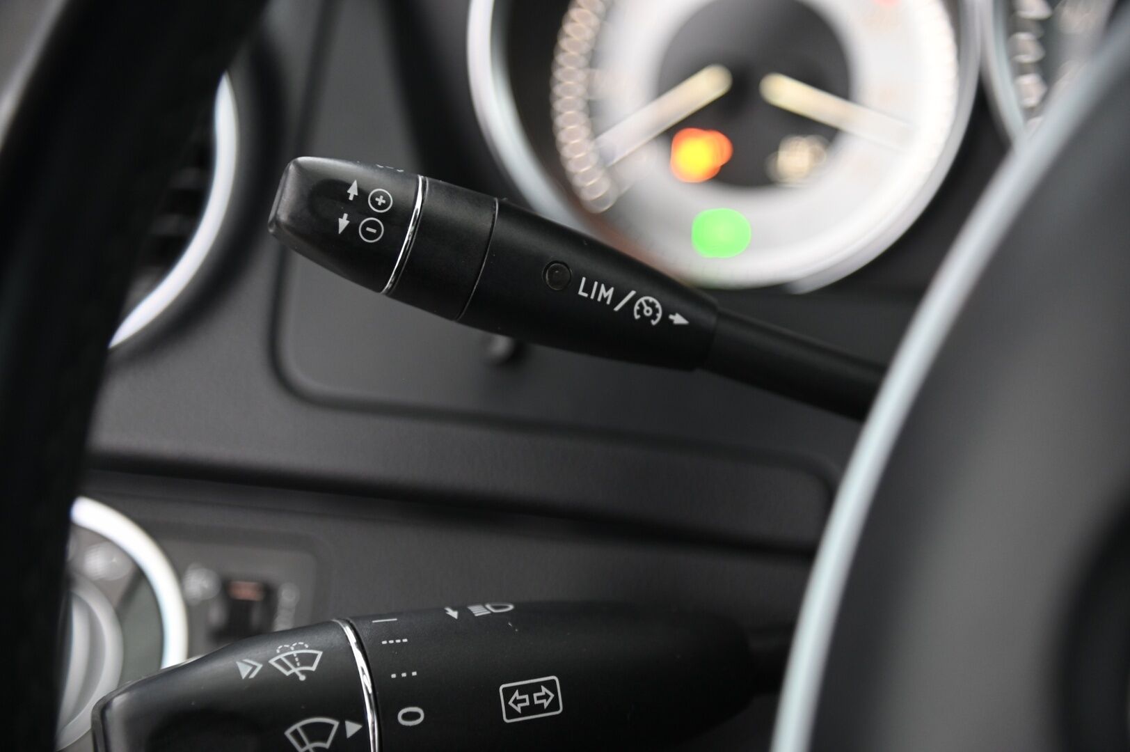 Mercedes-Benz C 2011 350 BE Coupé A *AMG ulko- ja sisäpaketti / Panorama / Nahkasisusta / Navigointi* - *Näyttävä / Facelift / Juuri saapunut* - HULLU BLACKWEEK KORKOTARJOUS 2,49%