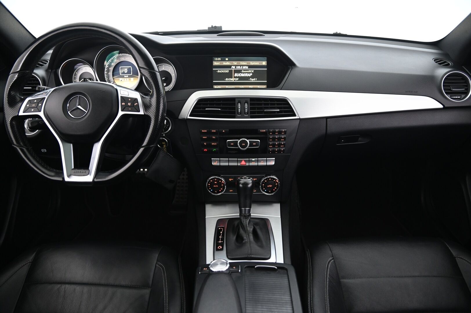 Mercedes-Benz C 2011 350 BE Coupé A *AMG ulko- ja sisäpaketti / Panorama / Nahkasisusta / Navigointi* - *Näyttävä / Facelift / Juuri saapunut* - HULLU BLACKWEEK KORKOTARJOUS 2,49%