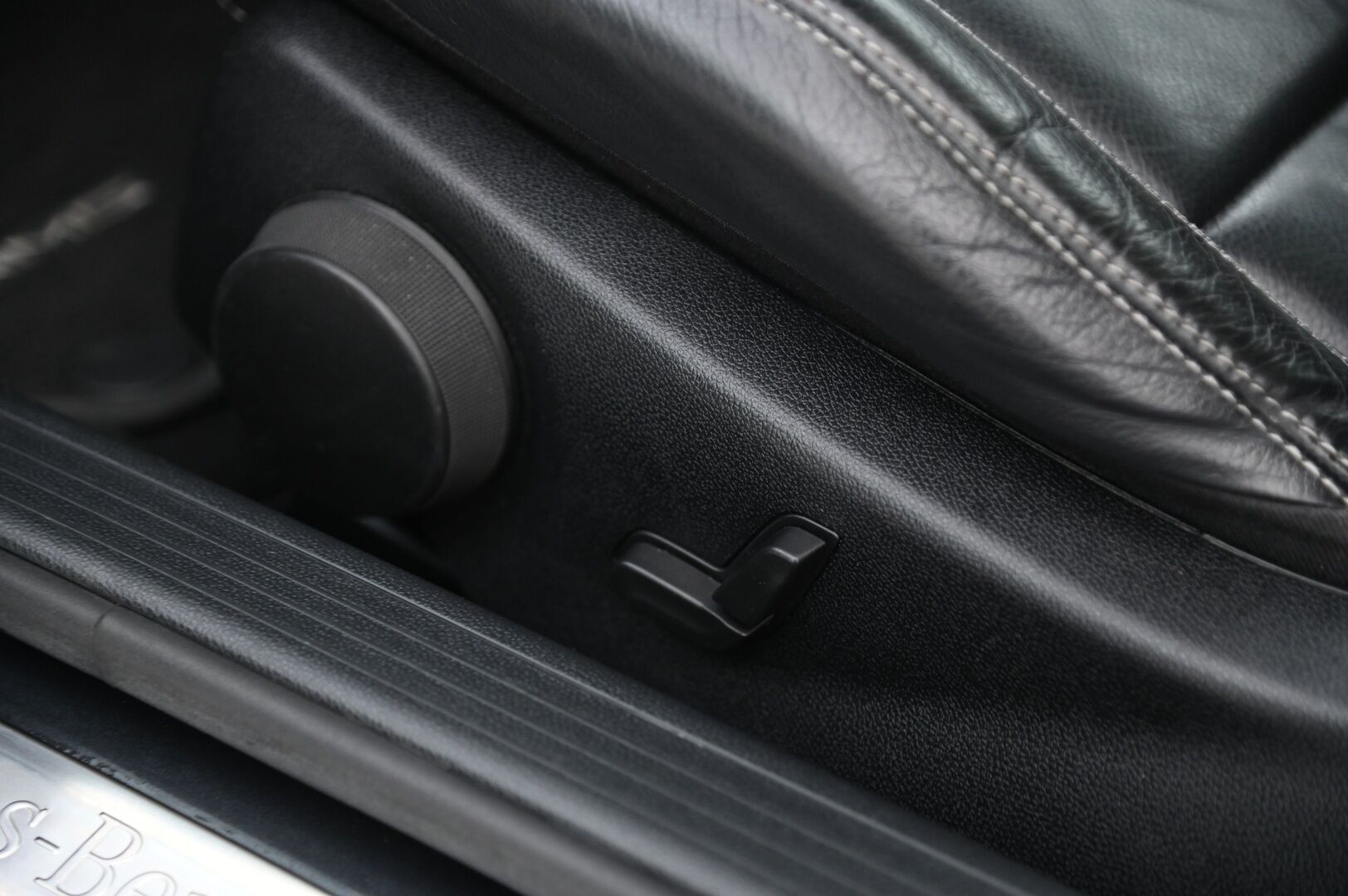 Mercedes-Benz C 2011 350 BE Coupé A *AMG ulko- ja sisäpaketti / Panorama / Nahkasisusta / Navigointi* - *Näyttävä / Facelift / Juuri saapunut* - HULLU BLACKWEEK KORKOTARJOUS 2,49%